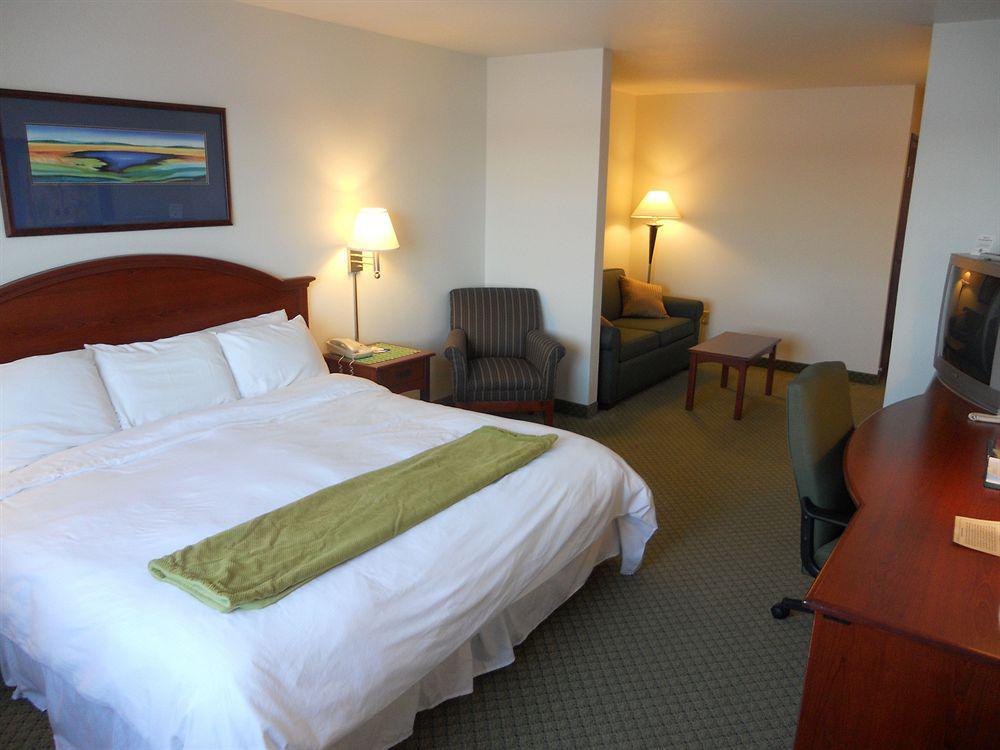 Crossings By Grandstay Inn & Suites Becker Exterior foto