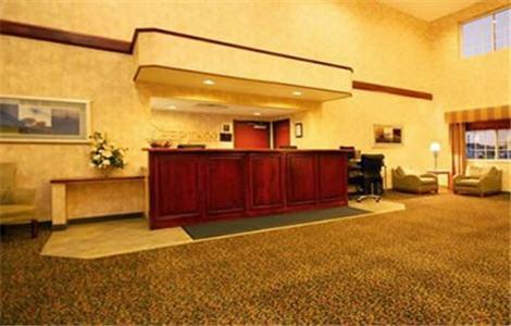 Crossings By Grandstay Inn & Suites Becker Interior foto