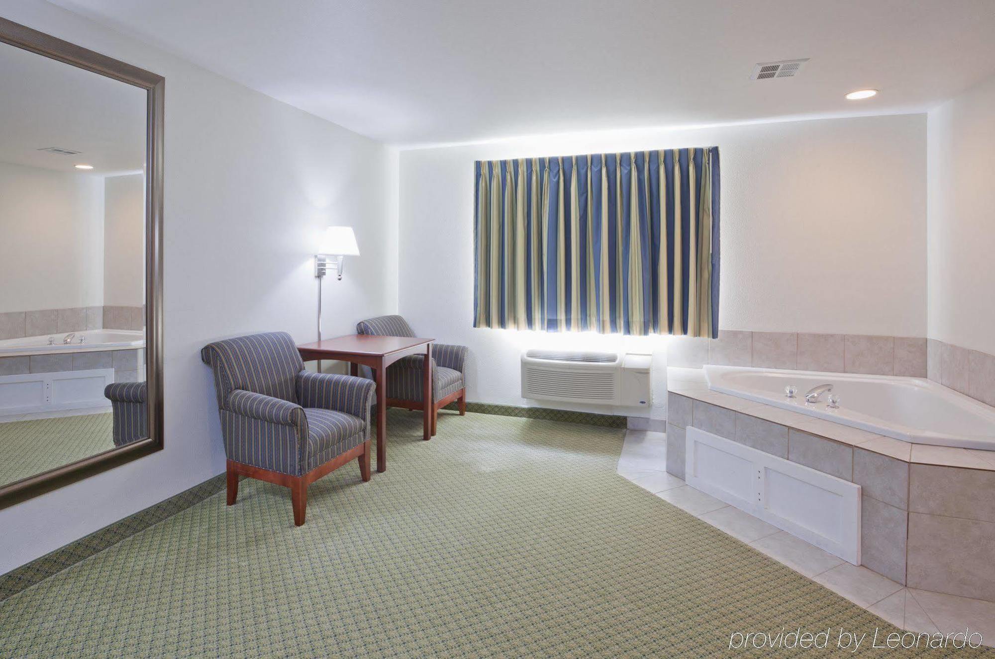 Crossings By Grandstay Inn & Suites Becker Exterior foto